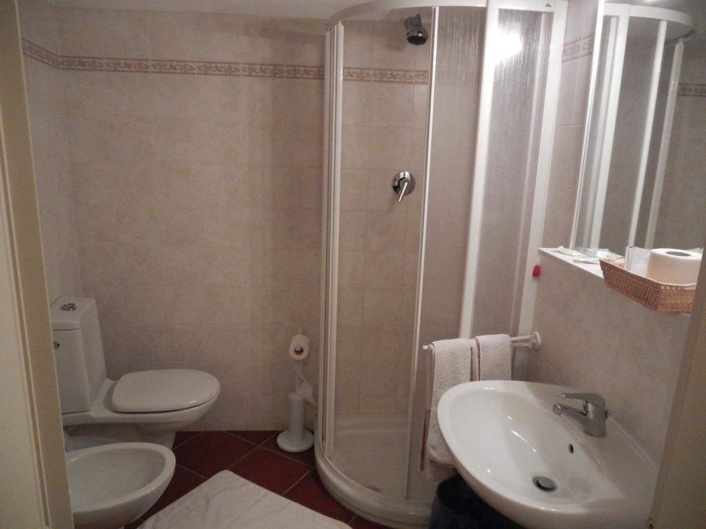 Risthotel Pizzeria Italia Godiasco Bilik gambar